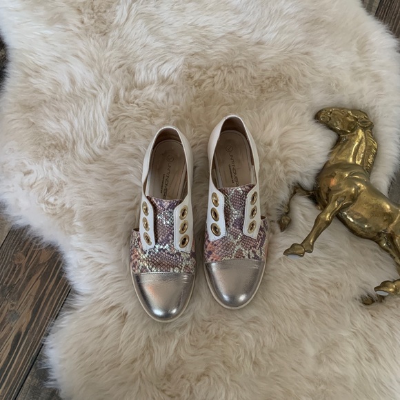 Unity in Diversity leather flat Like New Sz 37 - Picture 2 of 7